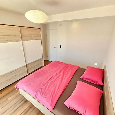 Appartement Fuer 6 Personen Mit Meerblick By Interhome *