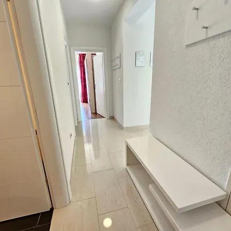 Fuer 6 Personen Mit Meerblick By Interhome Appartement Novi Vinodolski