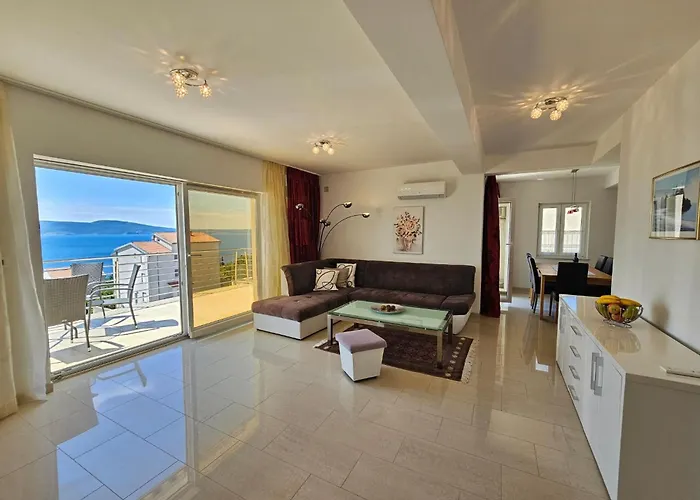 Fuer 6 Personen Mit Meerblick By Interhome * 诺维·维诺多尔斯基