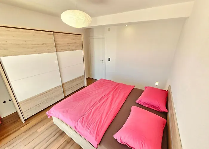 公寓 Fuer 6 Personen Mit Meerblick By Interhome *