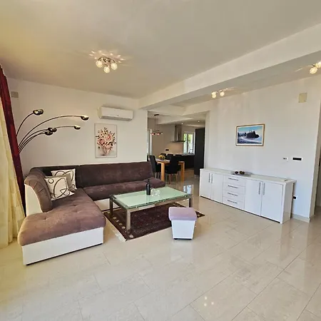 Апартаменты Fuer 6 Personen Mit Meerblick By Interhome *