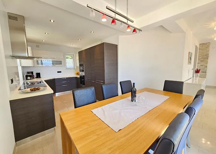 Fuer 6 Personen Mit Meerblick By Interhome Апартаменты Нови-Винодолски