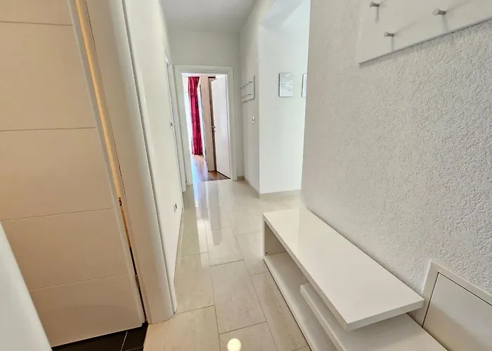 Fuer 6 Personen Mit Meerblick By Interhome Apartment Novi Vinodolski